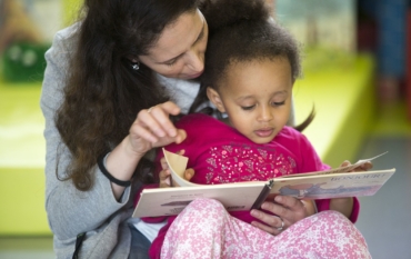 Lire individuellement à chaque enfant